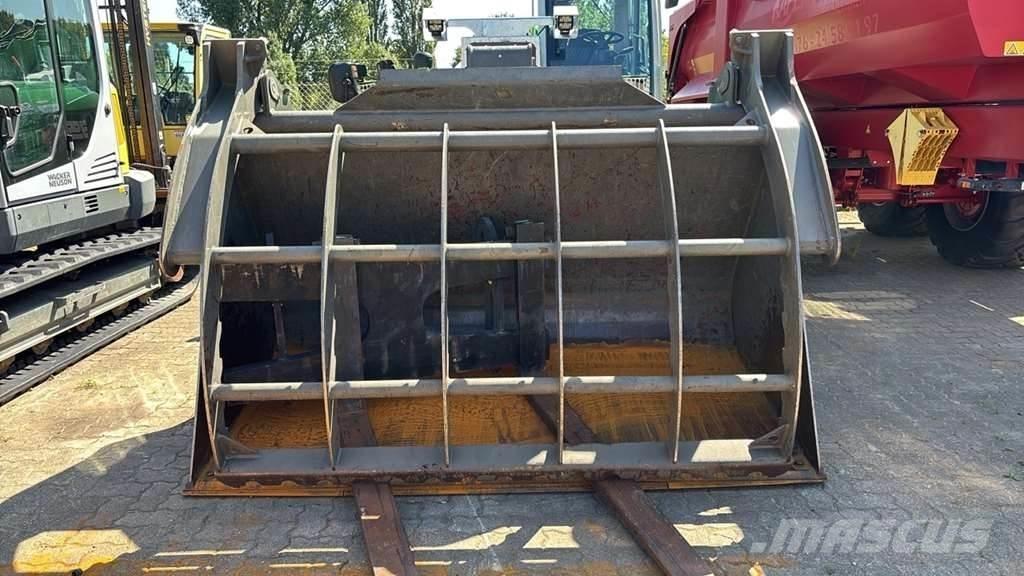 Sennebogen 355 Teleskopik yükleyiciler