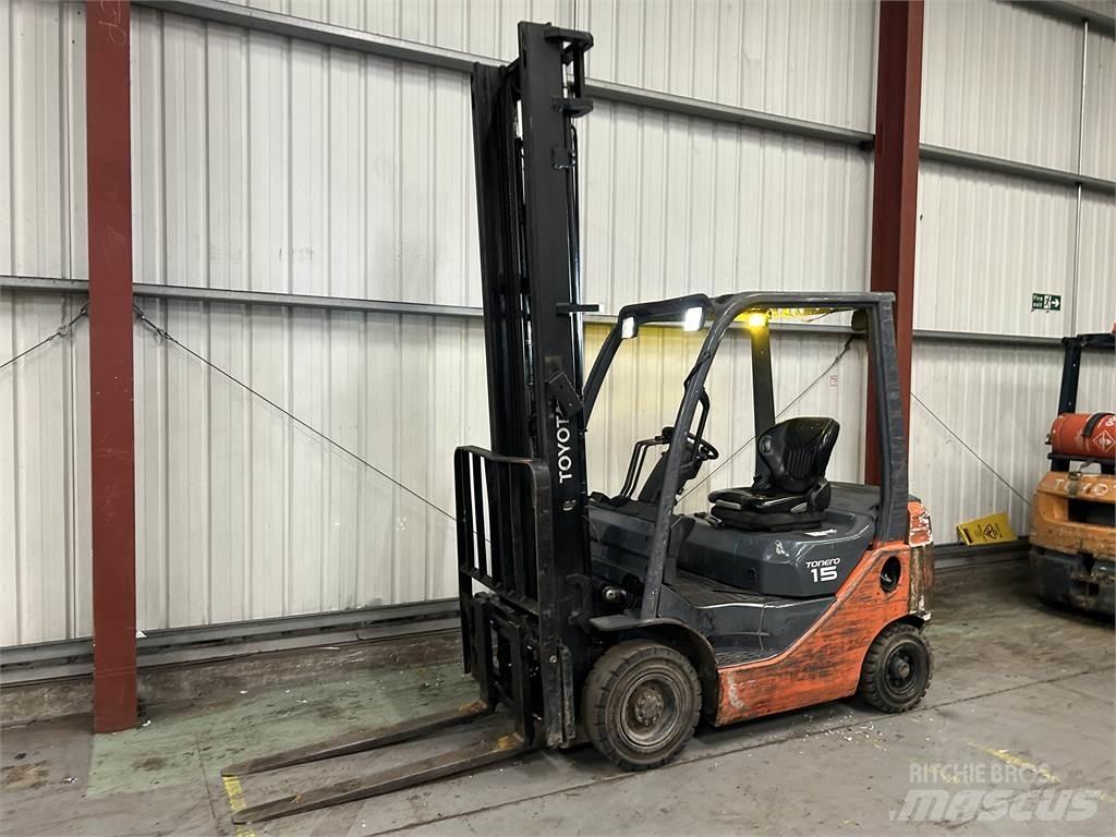 Toyota 02-8FDF15 Dizel forkliftler