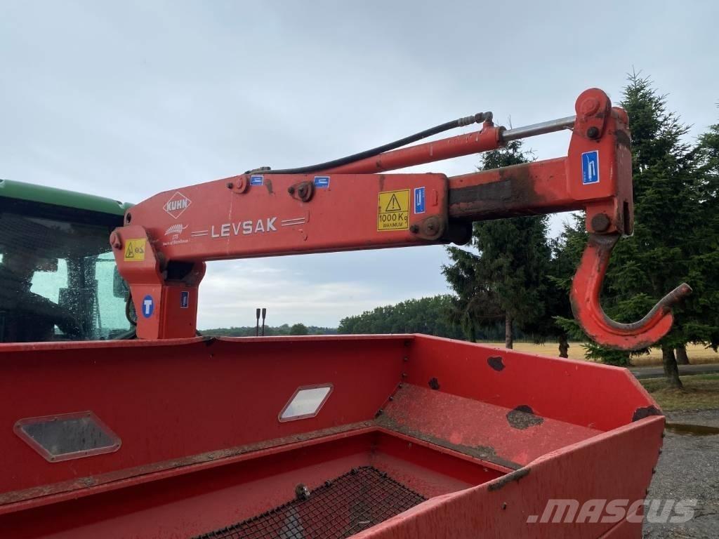 Kuhn M863 Mineral gübre dagiticilar