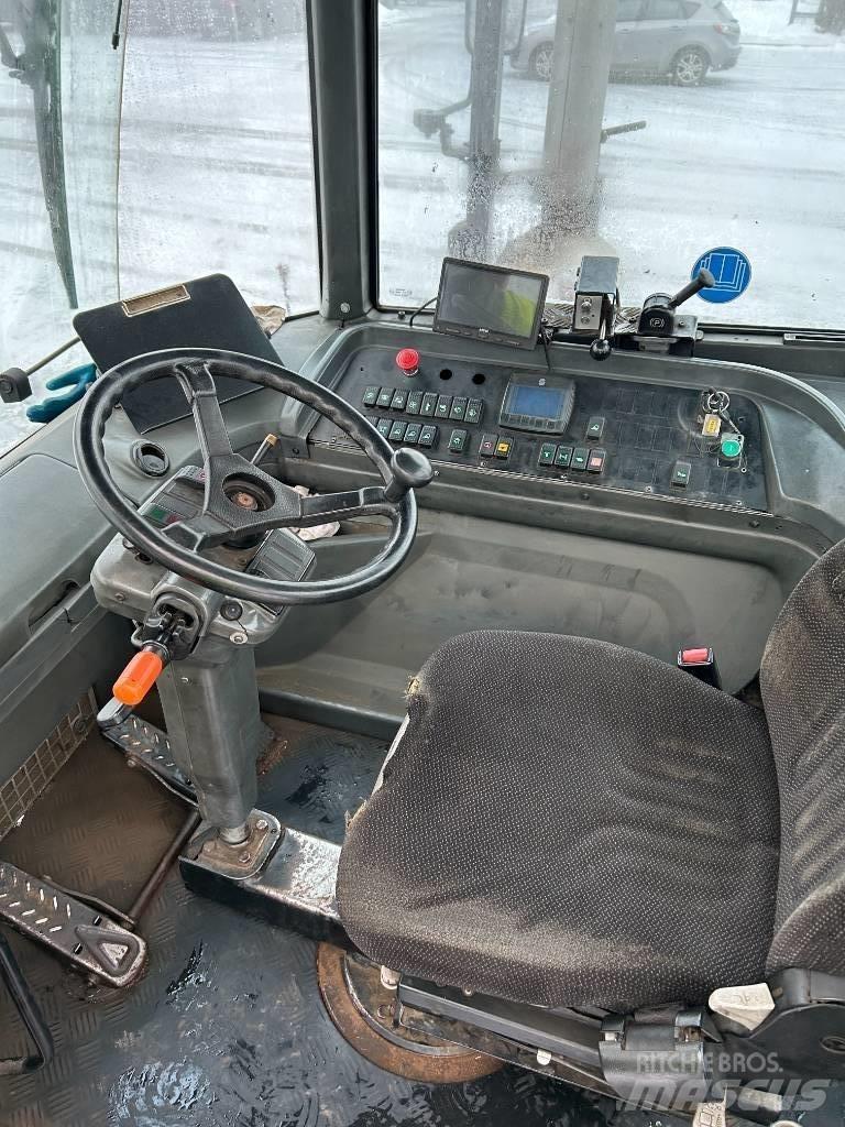 Kalmar TR618i Terminal çekiciler