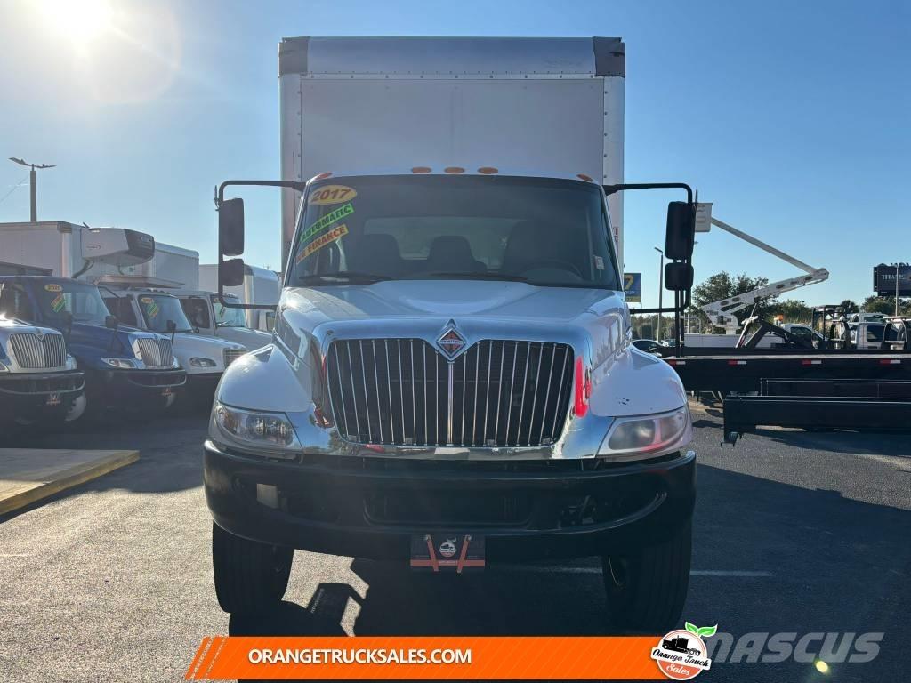 International 4300 Kapali kasa kamyonlar