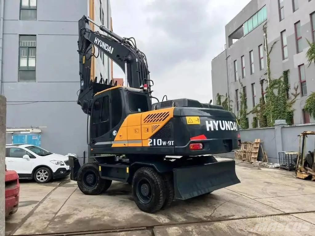 Hyundai R210W-9 Lastik tekerli ekskavatörler
