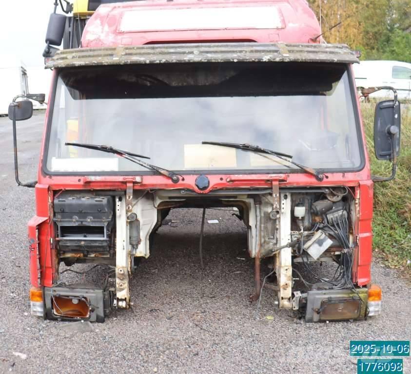 Scania P 82 M Kabinler