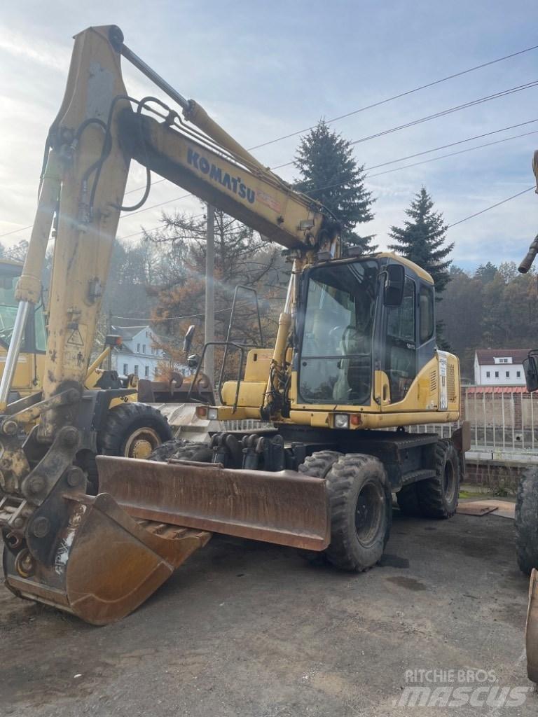Komatsu PW 130-7K Lastik tekerli ekskavatörler