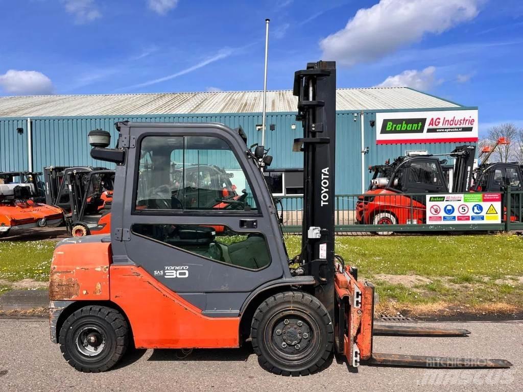 Toyota 52-8FDF30 Dizel forkliftler