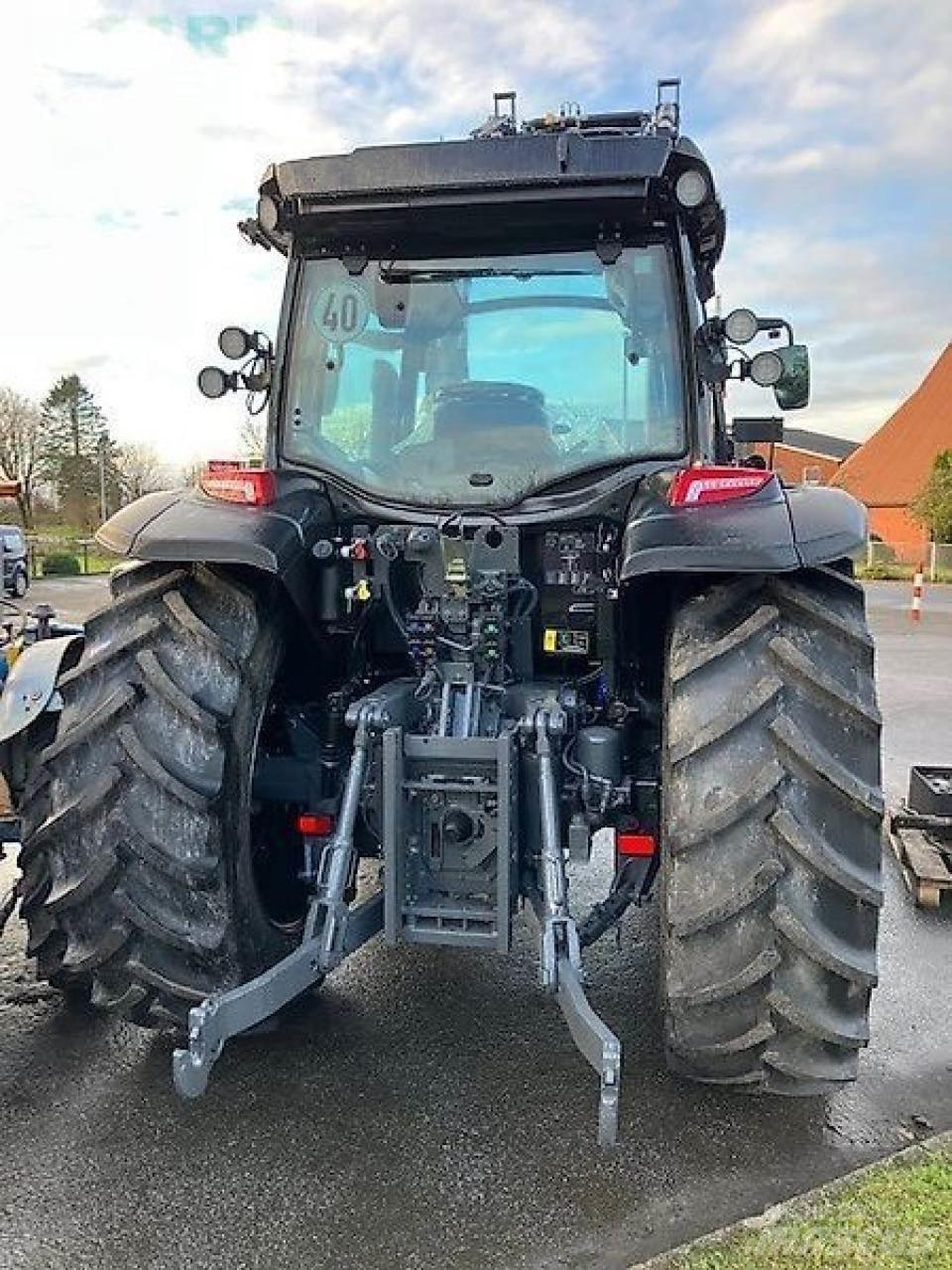 Valtra g135a Traktörler