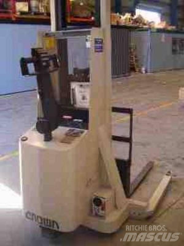 Crown 20MT110A Yaya kumandali istif makinasi