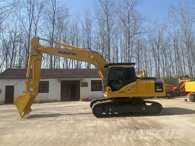 Komatsu PC200-7 Paletli ekskavatörler