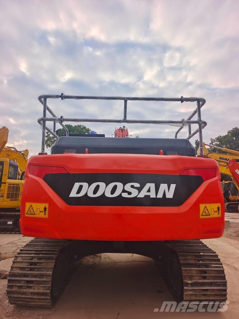 Doosan DX 225 LC-9C Paletli ekskavatörler