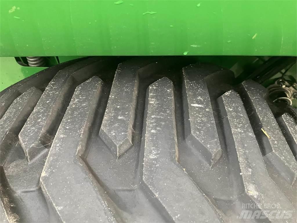 John Deere V461R Rulo balya makinalari