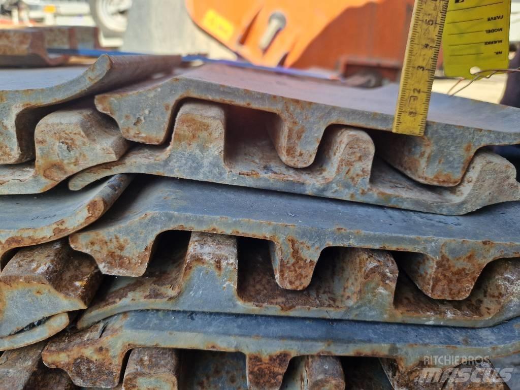 Volvo EC 200 Paletler
