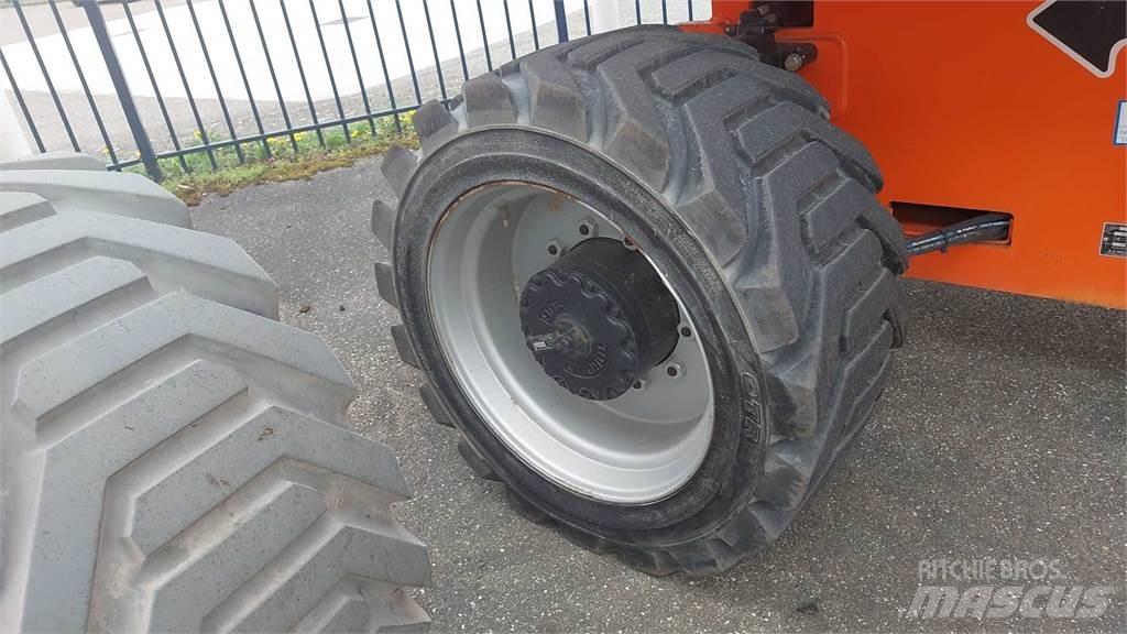 JLG 680SGW+ Teleskopik personel platformları