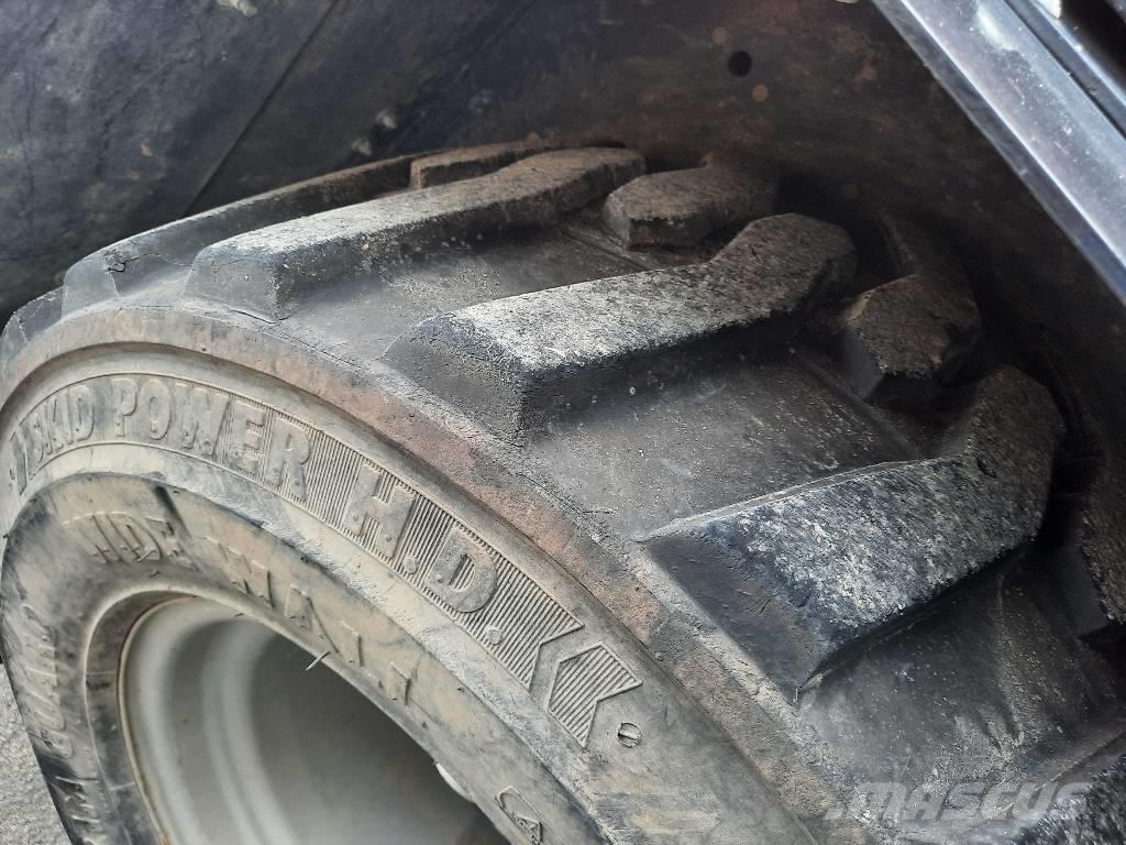 GiANT V 452 X-Tra Tekerlekli yükleyiciler