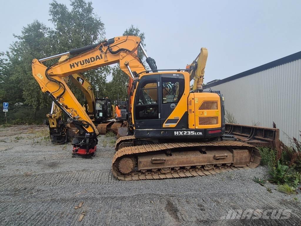 Hyundai HX 235 LCR Paletli ekskavatörler