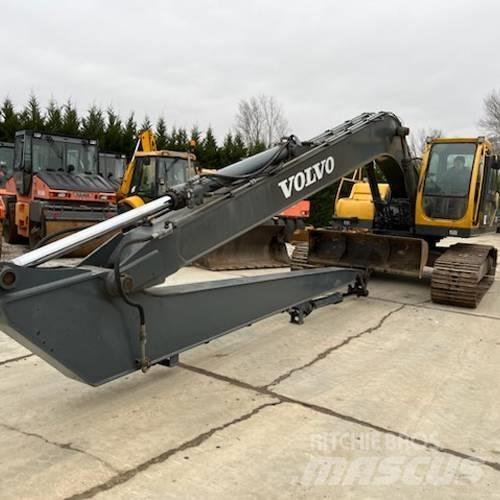 Volvo EC 240 LR Paletli ekskavatörler