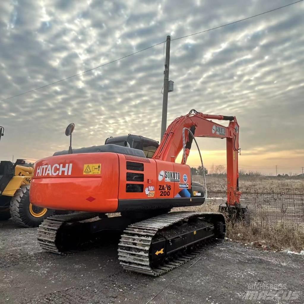 Hitachi ZX 200 Paletli ekskavatörler