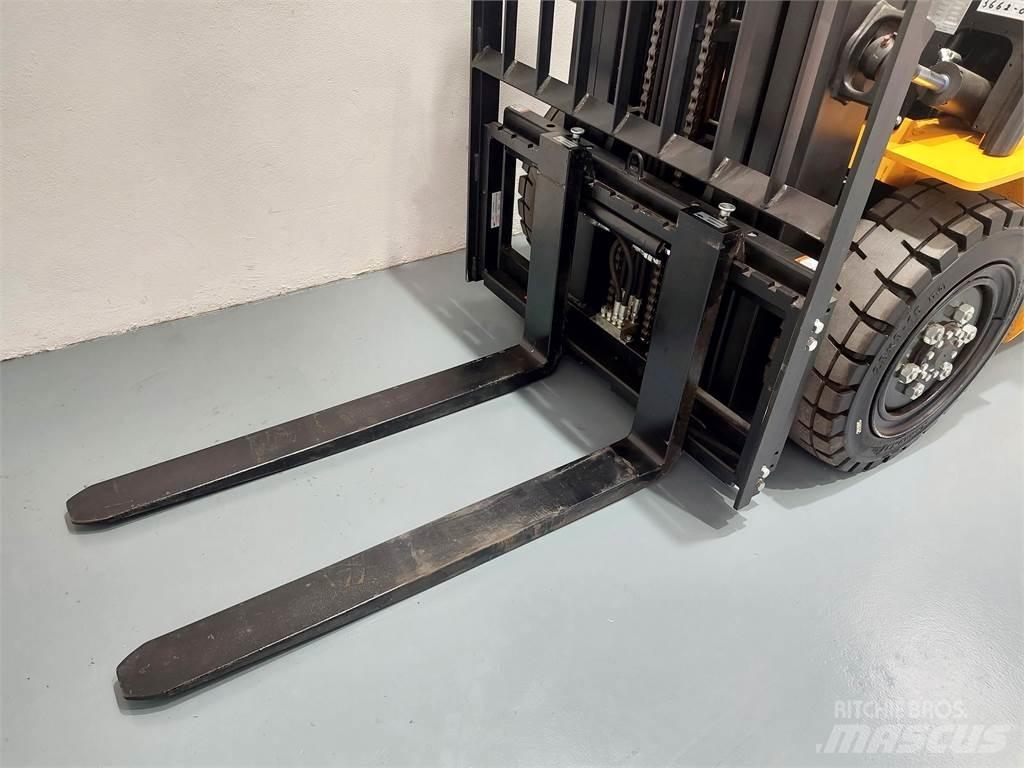  EFL353 Elektrikli forkliftler