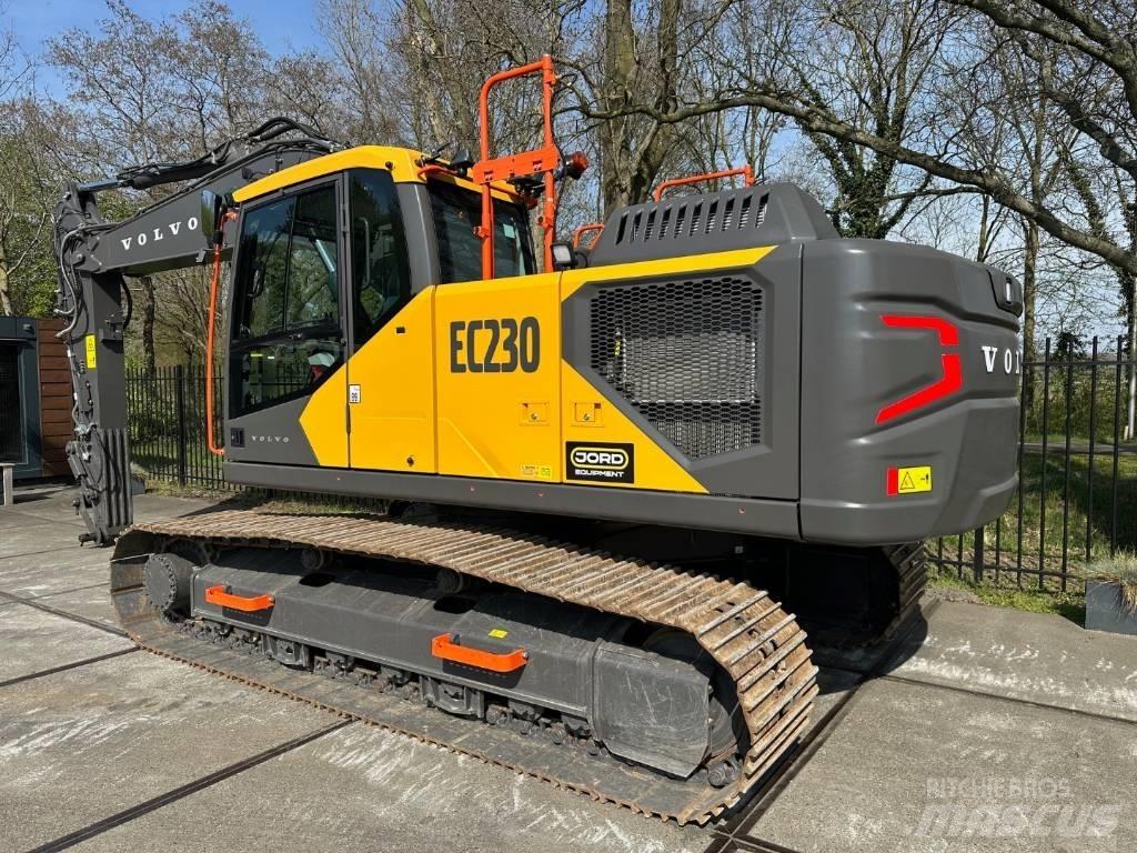 Volvo EC 230FL Paletli ekskavatörler