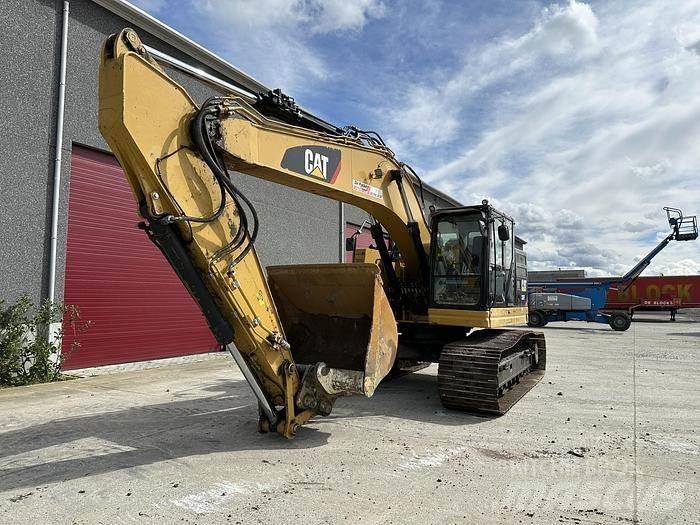 CAT 335FL Paletli ekskavatörler