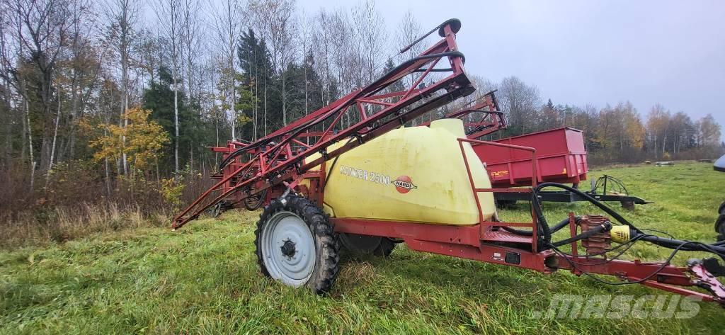 Hardi Ranger 2500 Çekilir pülverizatörler