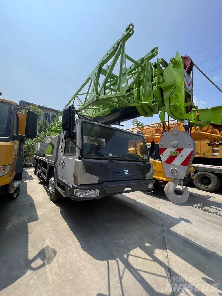 Zoomlion ZCT251V Yol-Arazi Tipi Vinçler (AT)