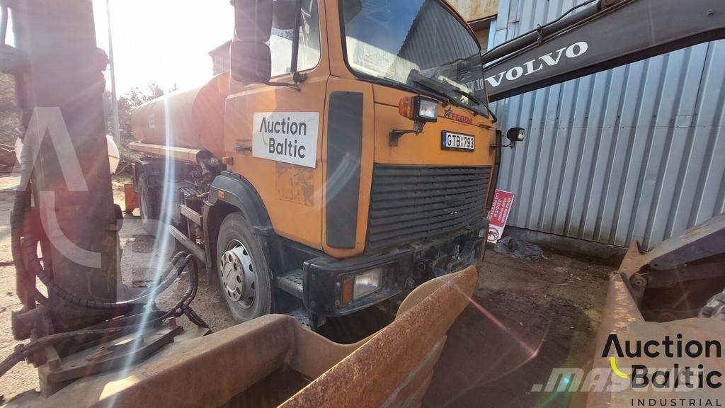 MAZ 533731 Tankerli kamyonlar