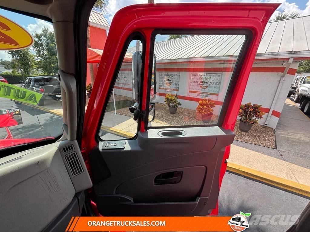 International 4300 Kapali kasa kamyonlar