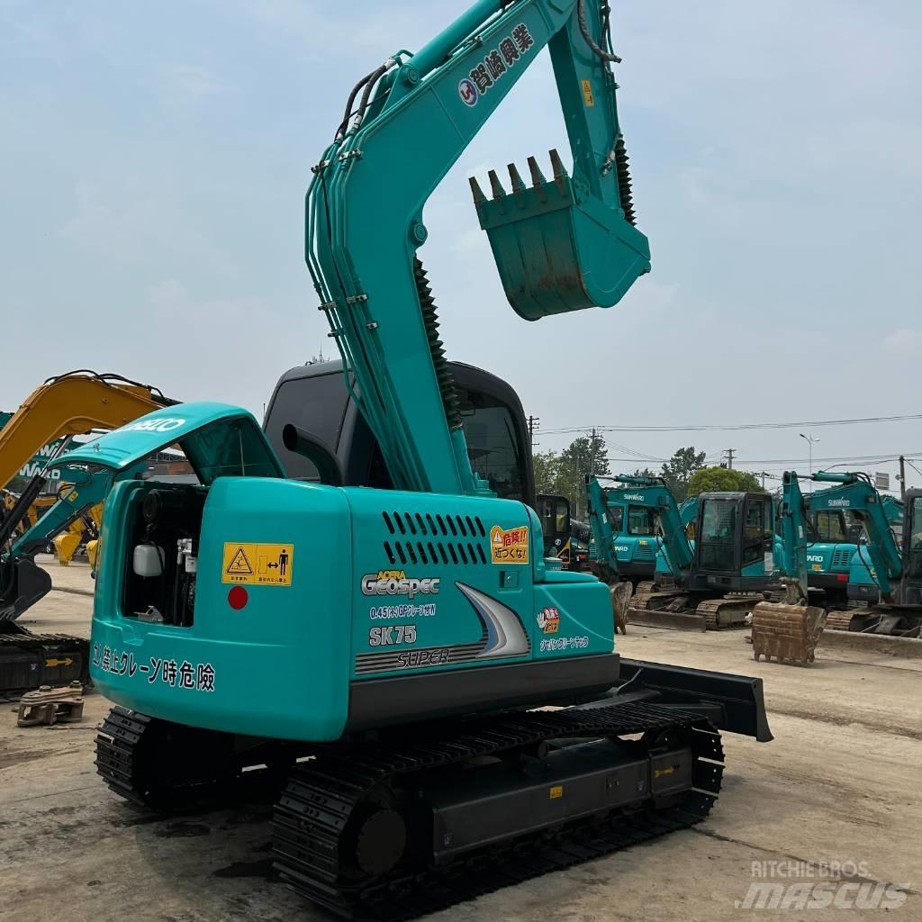 Kobelco 75 Paletli ekskavatörler