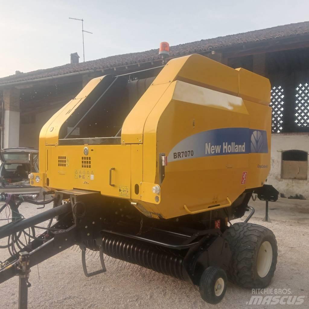 New Holland BR 7070 Rulo balya makinalari