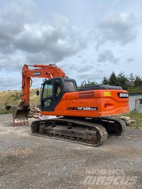 Doosan DX 225 NLC Paletli ekskavatörler
