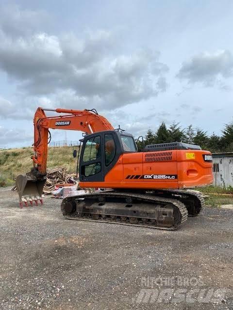 Doosan DX 225 NLC Paletli ekskavatörler