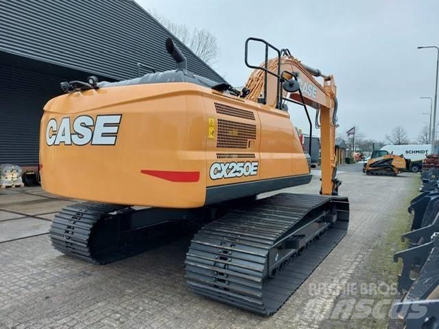 CASE CX250E Paletli ekskavatörler