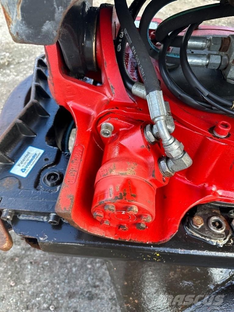 Takeuchi TB 2150 R Paletli ekskavatörler