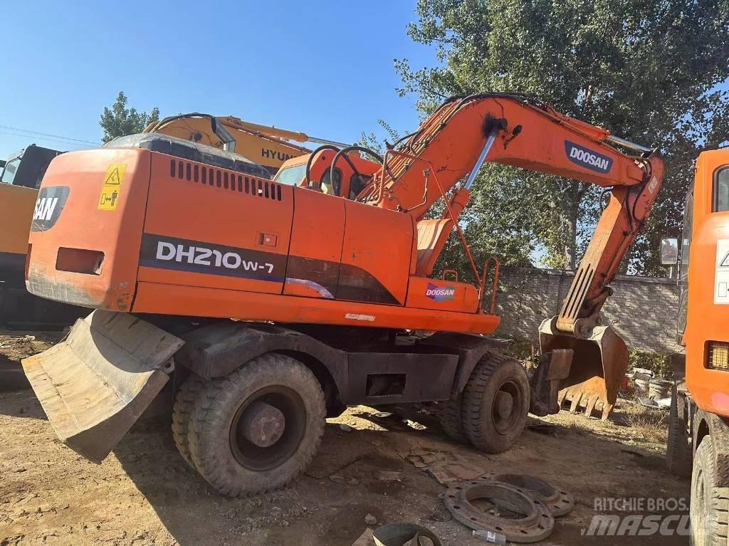 Doosan DH210W-7 Lastik tekerli ekskavatörler