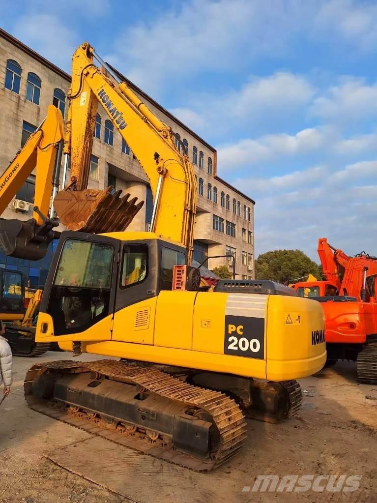 Komatsu PC 200-7 Paletli ekskavatörler