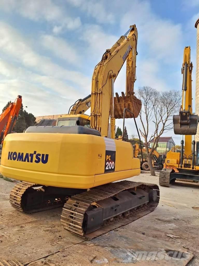 Komatsu PC 200-7 Paletli ekskavatörler