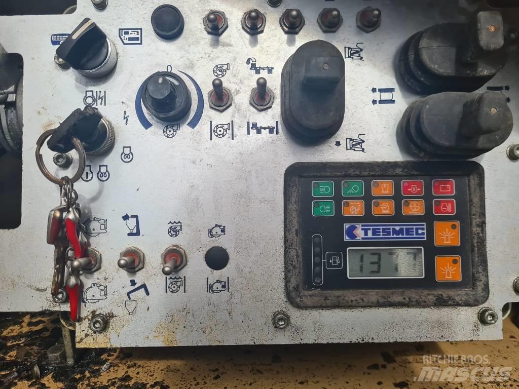 Tesmec 300 Kanal kazma makinasi