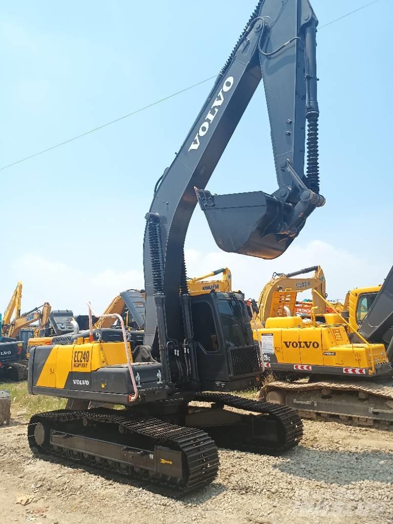 Volvo EC 240 Paletli ekskavatörler