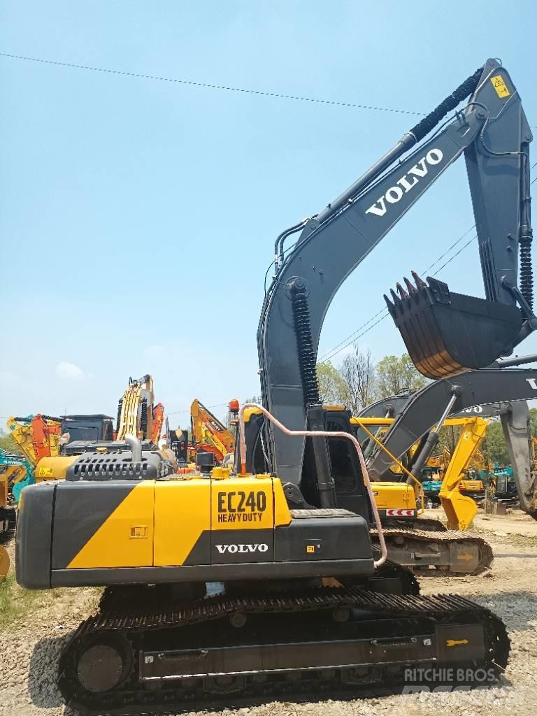 Volvo EC 240 Paletli ekskavatörler