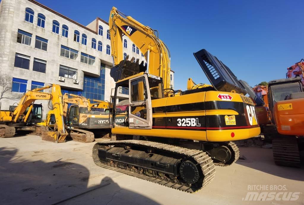 CAT 325 B L Paletli ekskavatörler