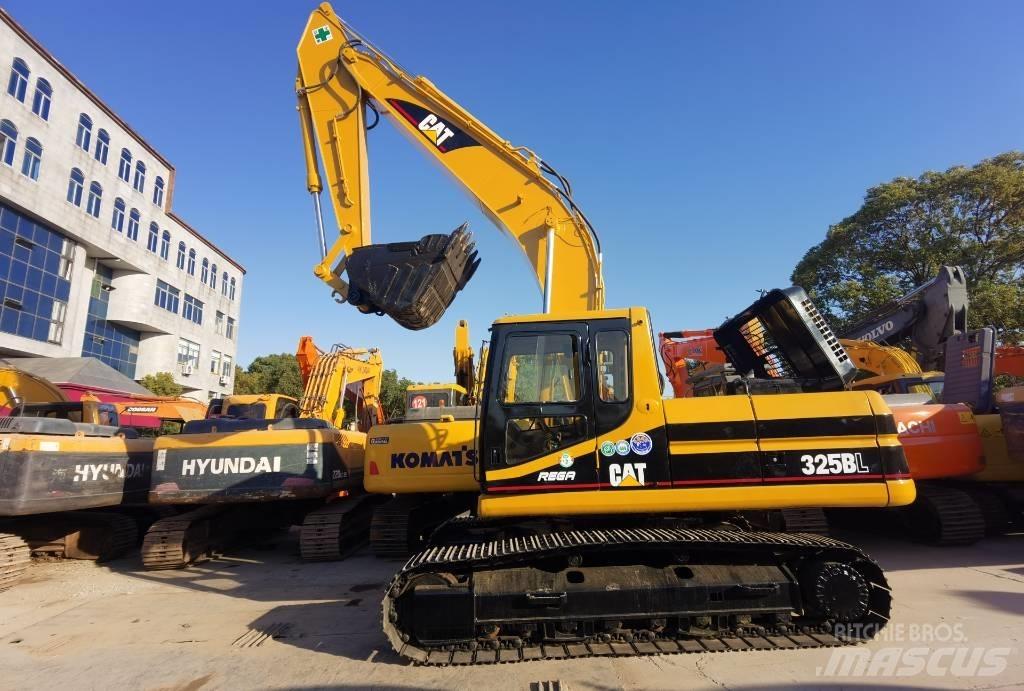 CAT 325 B L Paletli ekskavatörler