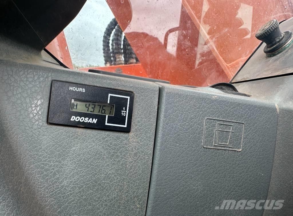 Doosan DX 140 LCR-3 Paletli ekskavatörler