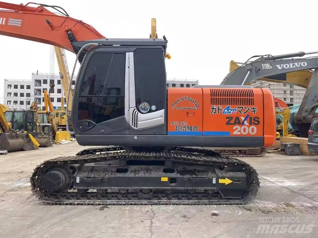 Hitachi ZX 200 Paletli ekskavatörler