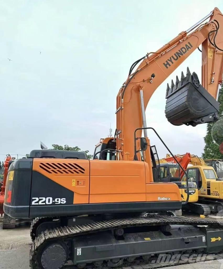 Hyundai 220-9 Paletli ekskavatörler