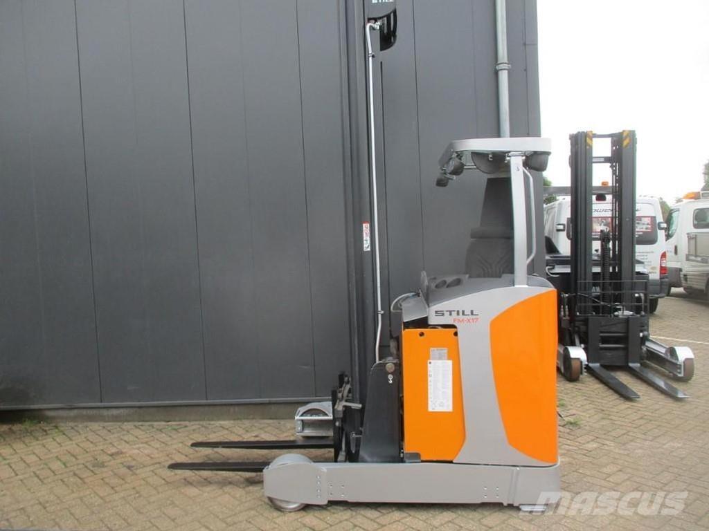 Still FM-X17 Reach truck - depo içi istif araçları