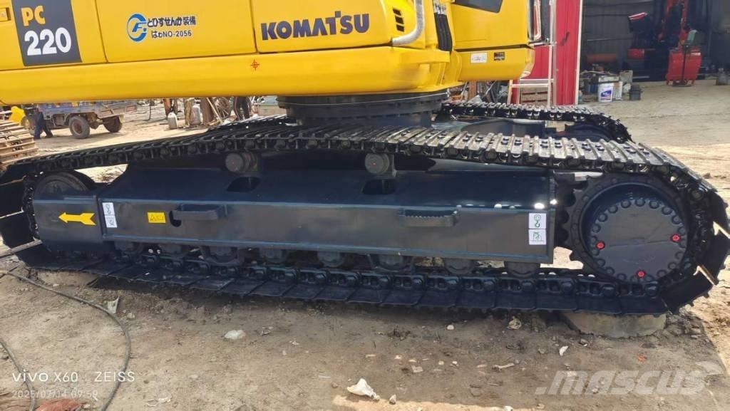 Komatsu 220 Paletli ekskavatörler