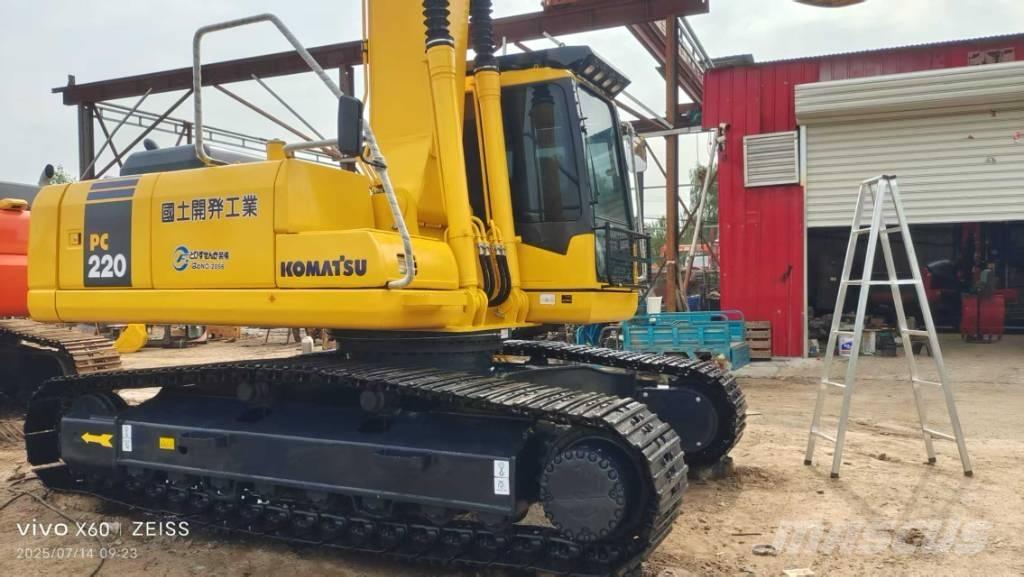 Komatsu 220 Paletli ekskavatörler