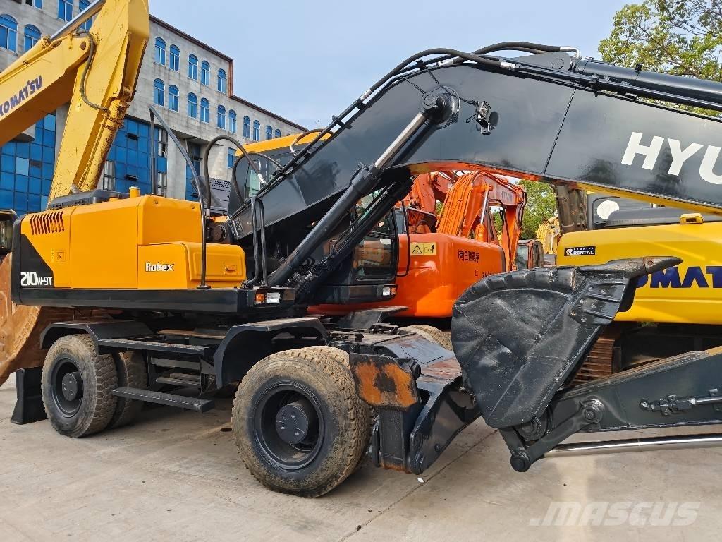 Hyundai R210W-9 Lastik tekerli ekskavatörler