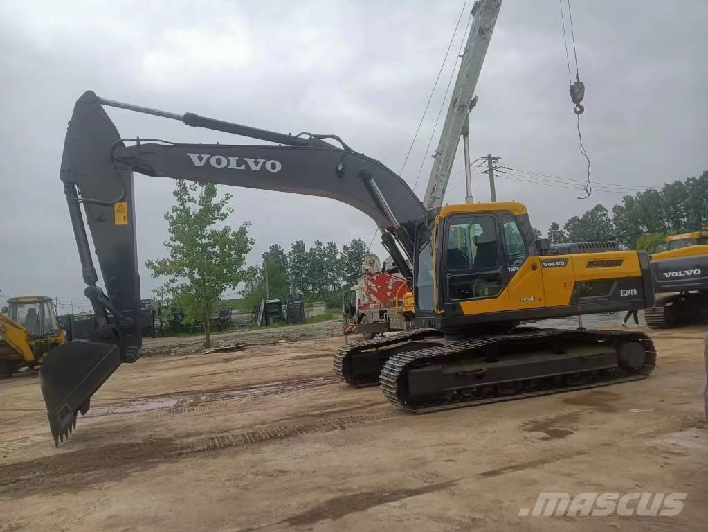 Volvo EC 240 DL Paletli ekskavatörler