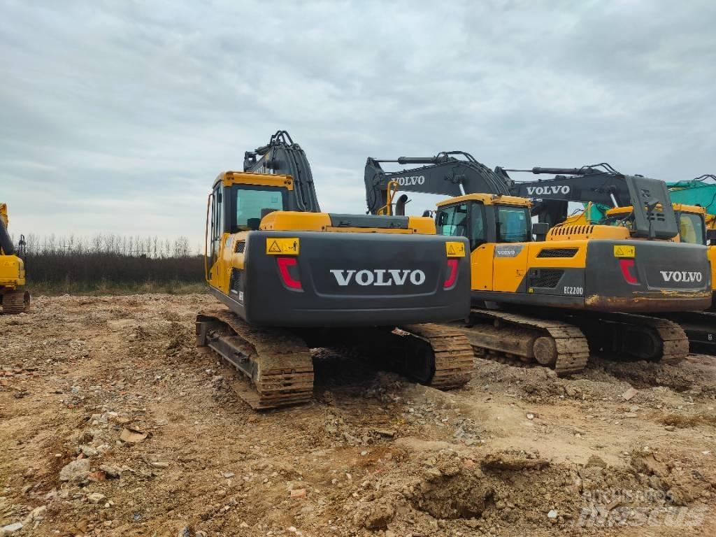 Volvo EC220D Paletli ekskavatörler